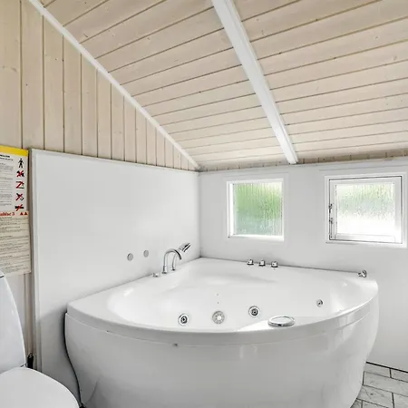 Guja - 250m From The Sea By Interhome Fakse Ladeplads
