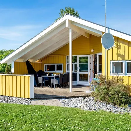 Guja - 250m From The Sea By Interhome Fakse Ladeplads